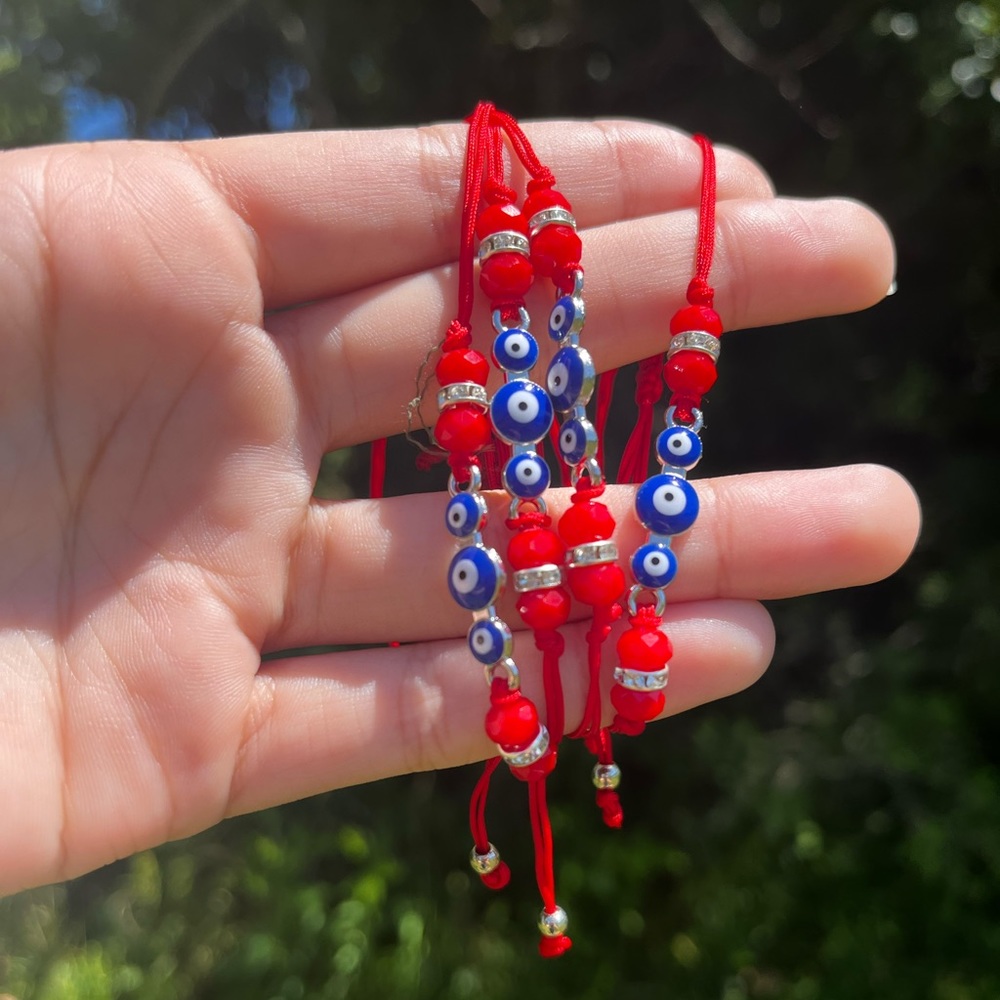 Pretty red evileye